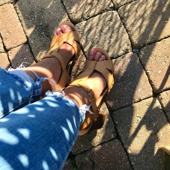 SOLD!Francesca’s Chunky Heel Sandals - Picture 6 of 7